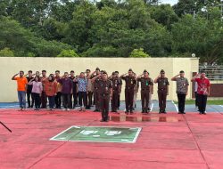 Kepala Kejaksaan Negeri Seram Bagian Barat Bambang Heripurwanto Pimpin Apel Sore