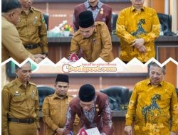 Wabup Solok Hadiri Paripurna DPRD dalam rangka Penyampaikan Pandangan Akhir Bupati Terkait Ranperda Pertanggungjawaban APBD 2024.